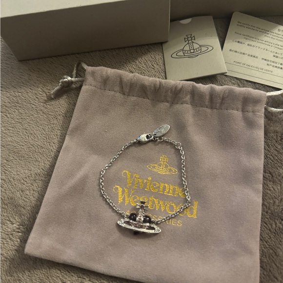 Vivienne Westwood Silver & Onyx Heart Bas Relief Orb Bracelet - Picture 3 of 5